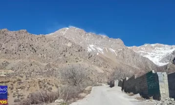 تصاویری از زمستان کمسابقه و کمبرف کوه دنا