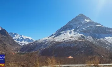 تصاویری از زمستان کمسابقه و کمبرف کوه دنا