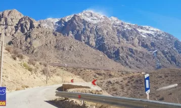 تصاویری از زمستان کمسابقه و کمبرف کوه دنا