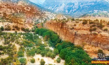 رنگین کمان رنگ‌ها در پاییز تنگ گنجه‌ای بویراحمد