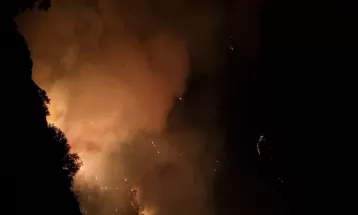 خامی همچنان در آتش میسوزد