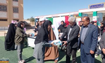 تجلیل از دانش‌آموزان نمونه بهمئی