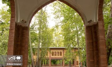 شکوفایی لاله‌ها در باغ ایرانی