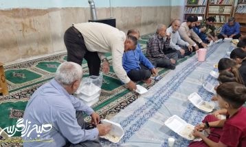 توزیع غذای گرم بین مددجویان کمیته مداد باشت