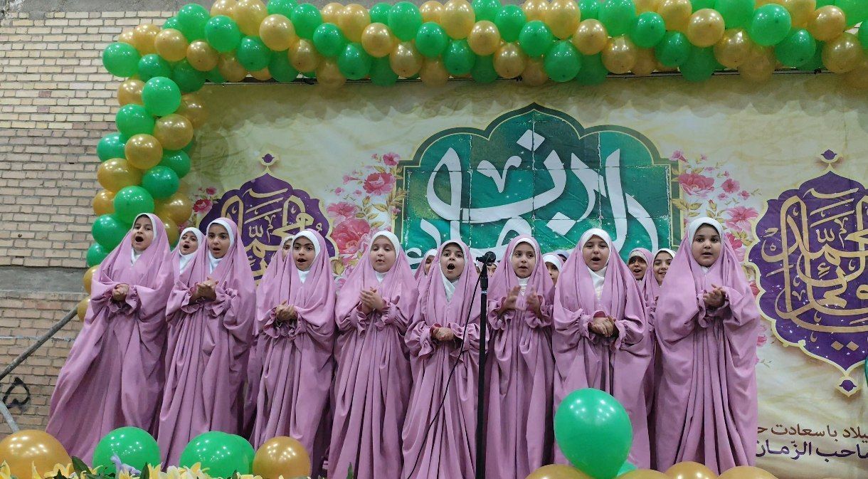 سی‌سخت درشب میلادمنجی غرق در شور و انتظار