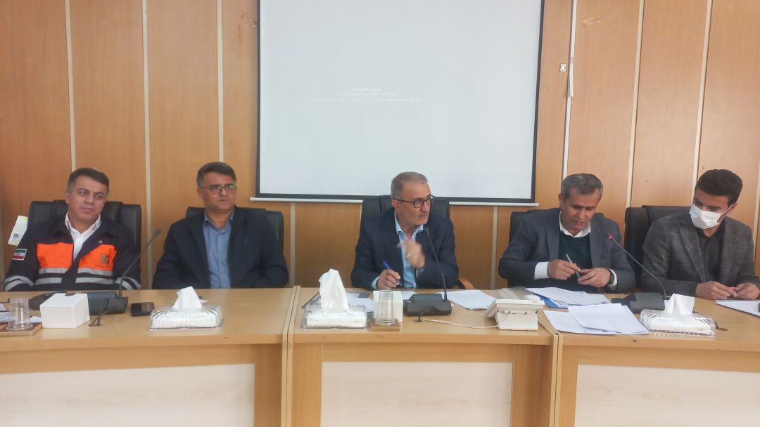 تقصیرها را به گردن هم نیندازیم